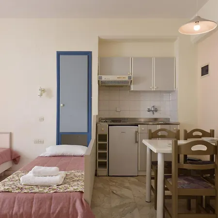 Aparthotel Ariadne 3*