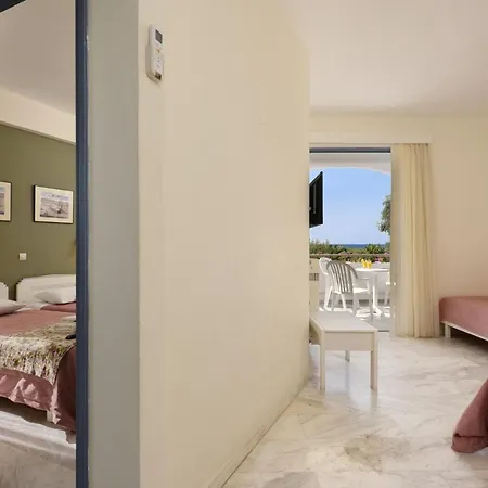 Ariadne Aparthotel 3*